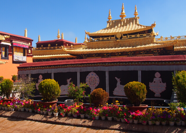 9 Days Beijing Lhasa Shanghai Contrast Tour
