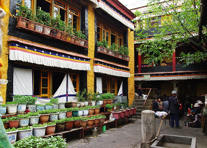 Ani Tsangkung Nunnery in Lhasa